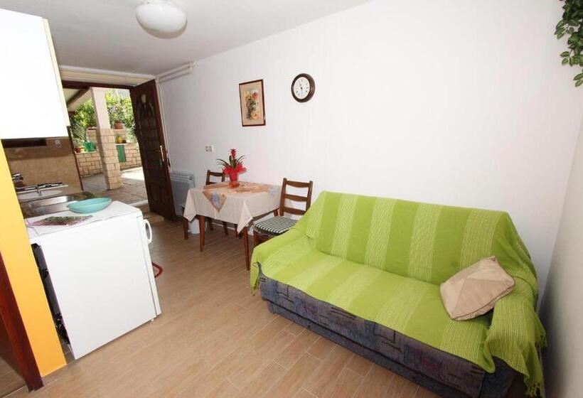 آپارتمان 1 خوابه با تراس, Apartments And Room Silvana