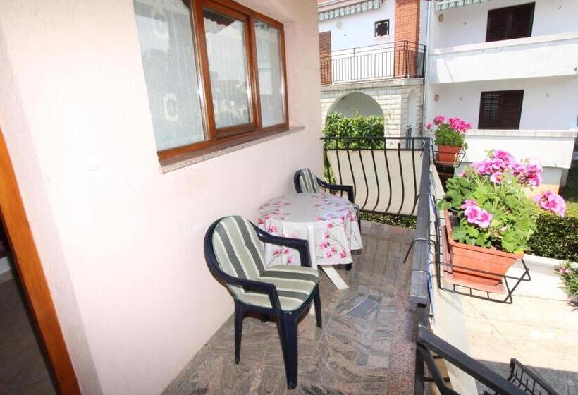 آپارتمان 1 خوابه با بالکن, Apartments And Room Silvana