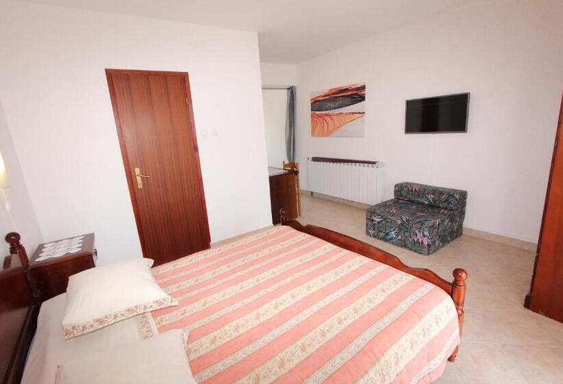 آپارتمان 1 خوابه با بالکن, Apartments And Room Silvana