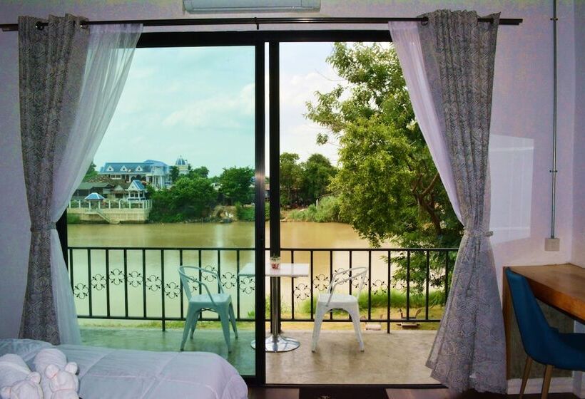 اتاق لوکس, Home Ayutthaya