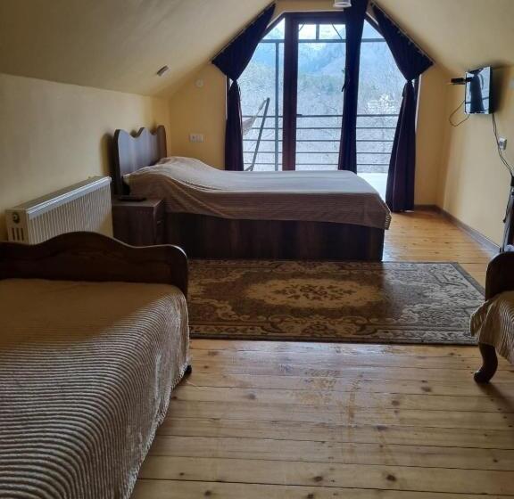اتاق خانوادگی, Guest House Sando