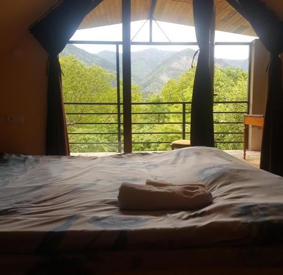 اتاق خانوادگی, Guest House Sando