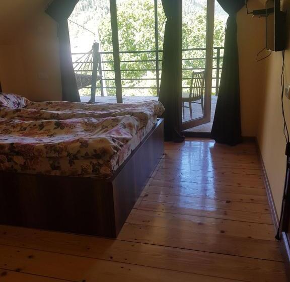 اتاق خانوادگی, Guest House Sando