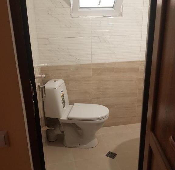 اتاق خانوادگی, Guest House Sando