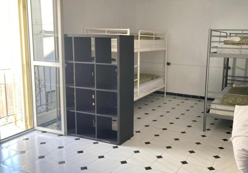 Кровать в Общей Комнате, Backpackers La Gaditana