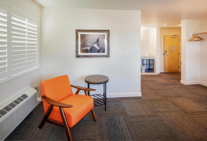 스탠다드 룸 킹사이즈 침대, Inn At Moss Landing Point