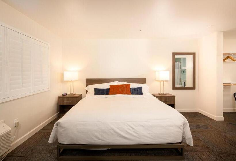 디럭스 룸 킹사이즈 침대, Inn At Moss Landing Point
