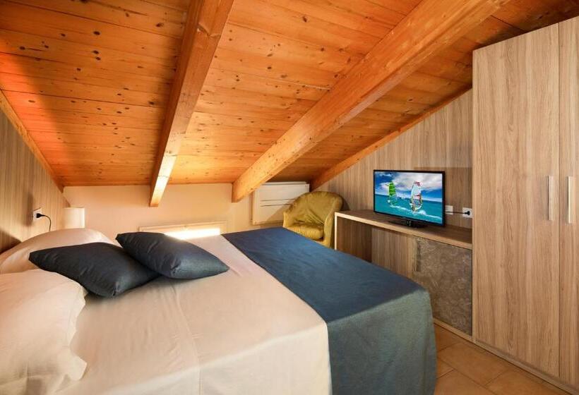 Standard room with outdoor bath, Mansarda Cannes