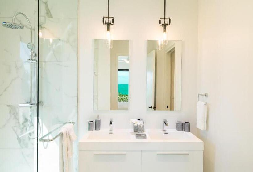 سوئیت با تخت بزرگ, H2o Lifestyle Resort