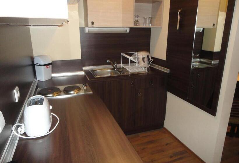 Студио Стандарт с Балконом, Apart Hotel Dream