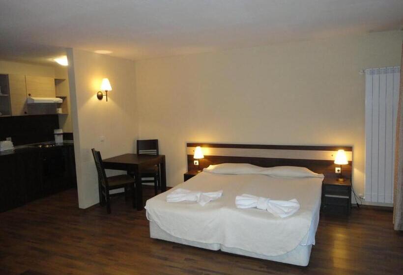 Студио Стандарт с Балконом, Apart Hotel Dream