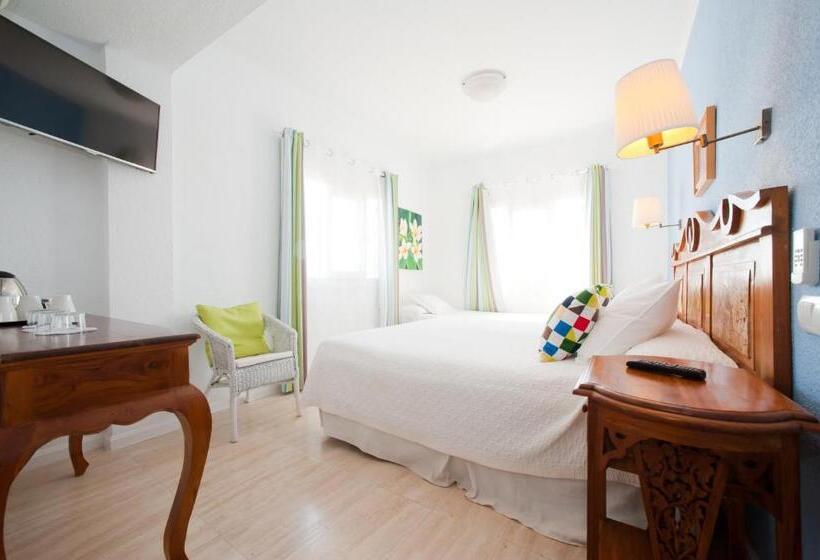 اتاق استاندارد سه نفره, Boutique Las Arenas