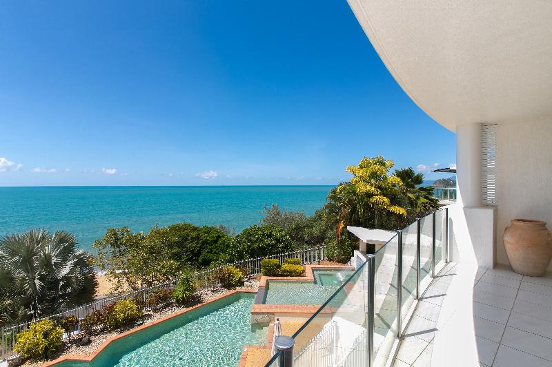 Апартаменты 2 Спальни Вид на Море, Bellevue At Trinity Beach