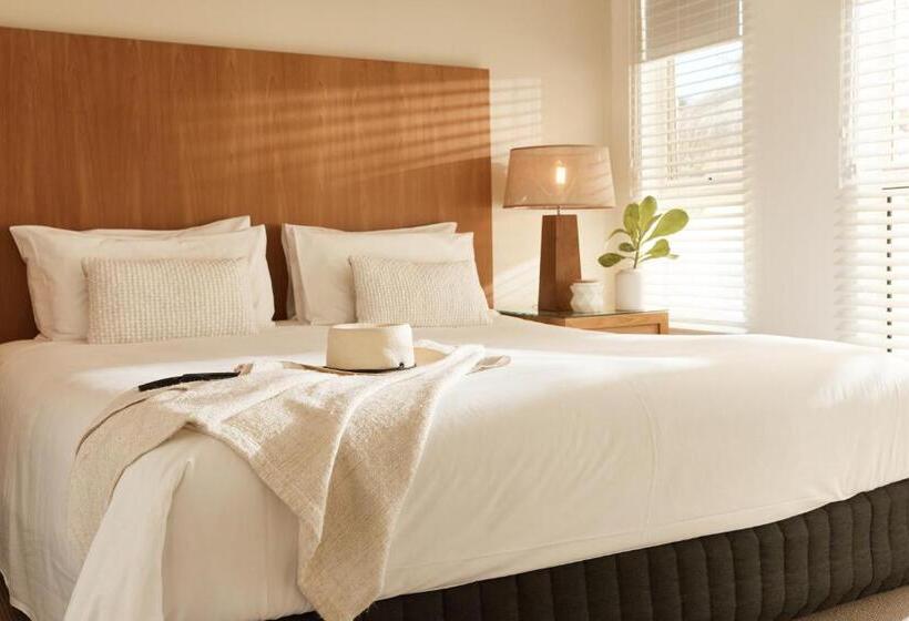 Апартаменты 4 Спальни, Sea Change Beachfront Apartments