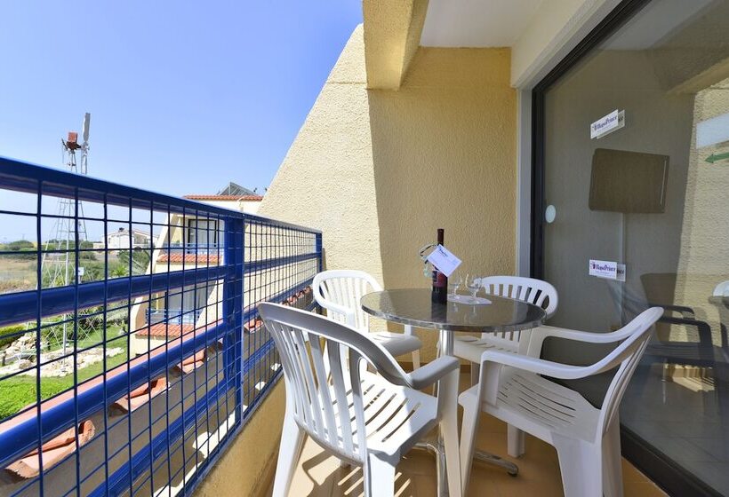 Апартаменты Семейные 1 Спальня, Napa Prince Hotel Apts