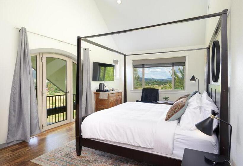 带大床的豪华间, The Setting Inn Willamette Valley