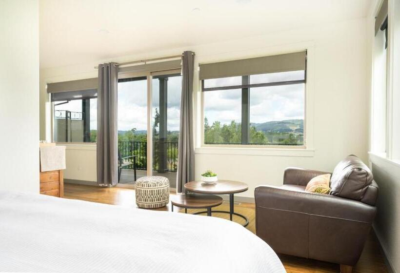 带大床的豪华间, The Setting Inn Willamette Valley