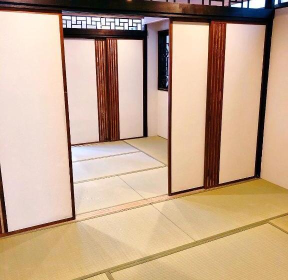 جناح عائلي, Room Inn Shanghai 横浜中華街 Room3