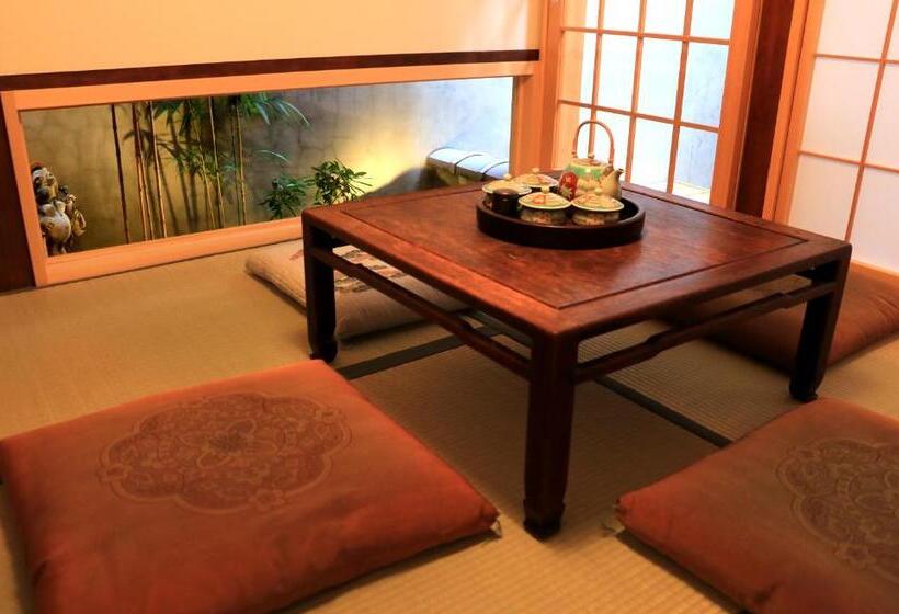 اتاق استاندارد چهار تخته, Traveling Bridge Nijojo