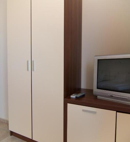 Quarto Quádruplo Deluxe, Guest House Hiora