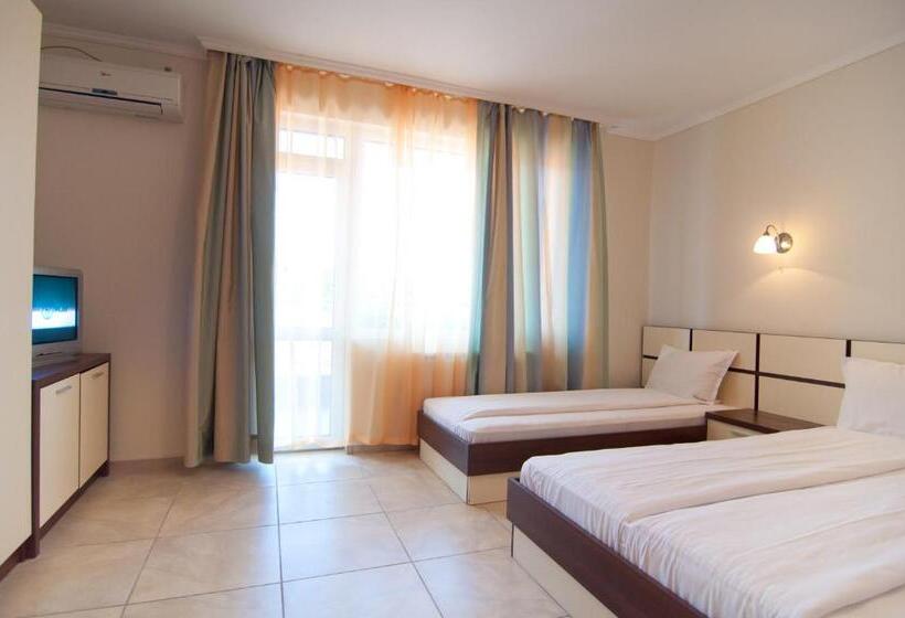 Quarto Quádruplo Deluxe, Guest House Hiora
