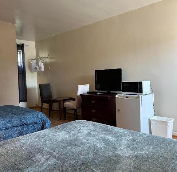 Номер Стандарт 2 Двуспальные Кровати, Carriage Inn Motel