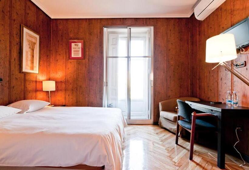 اتاق استاندارد سه نفره, Hostal Asuncion