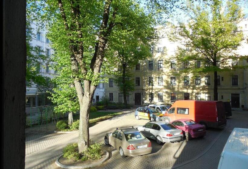 اتاق استاندارد سه نفره, Elizabeth S Yh Rooms