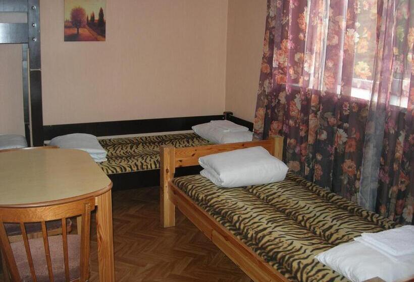 اتاق استاندارد چهارنفره با سرویس بهداشتی مشترک, Elizabeth S Yh Rooms