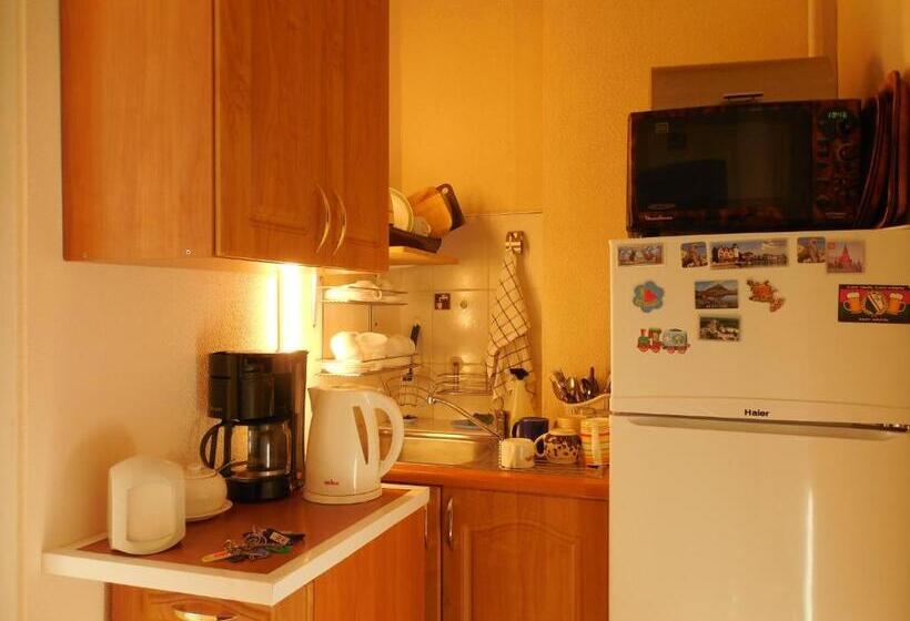 اتاق خانوادگی با سرویس بهداشتی مشترک, Elizabeth S Yh Rooms