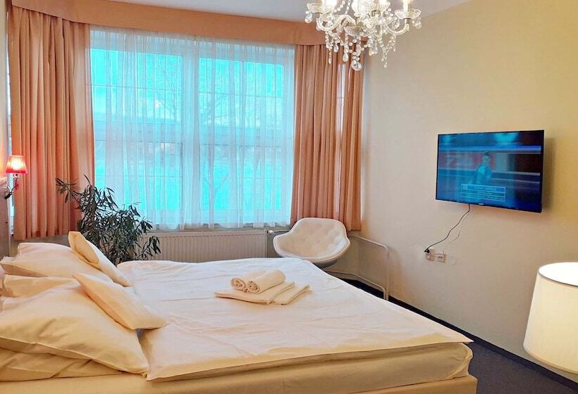 Номер Стандарт, Casanova