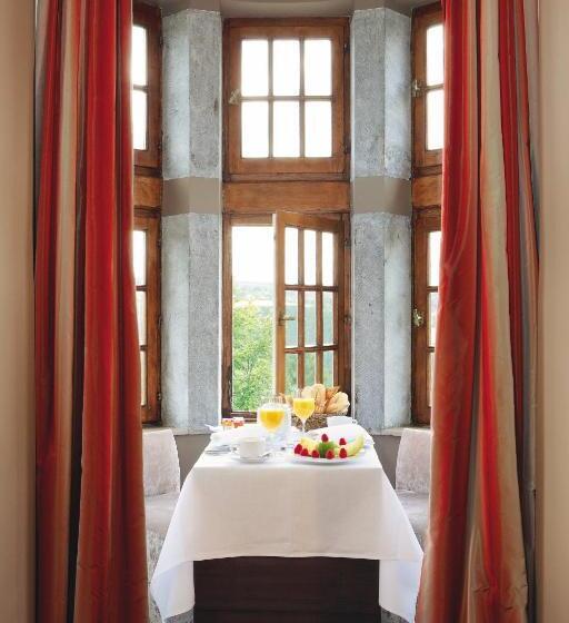 سوئیت رویال, Manoir De Lébioles