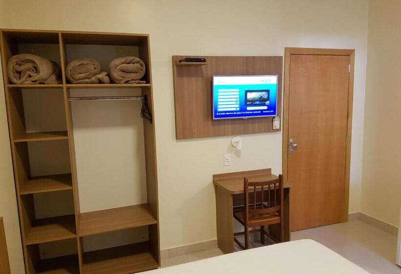 اتاق استاندارد سه نفره, Oft Place