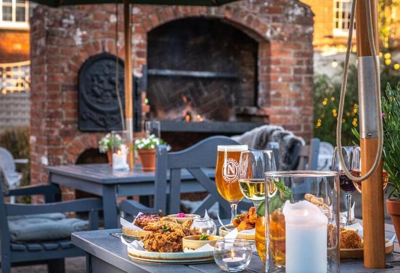 Люкс Повышенной Комфортности, The Black Lion, Long Melford