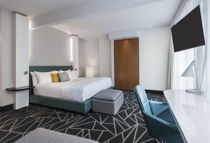 スイート, Warwick Le Crystal   Montréal