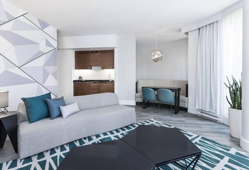 スイート, Warwick Le Crystal   Montréal