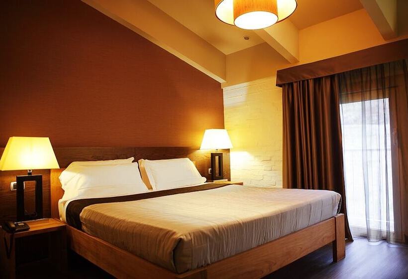 Economy Triple Room, Admiral Park