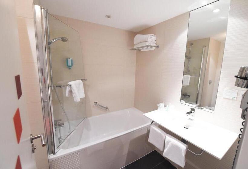 장애인을 위한 스탠다드 룸, Holiday Inn Mulhouse, An Ihg