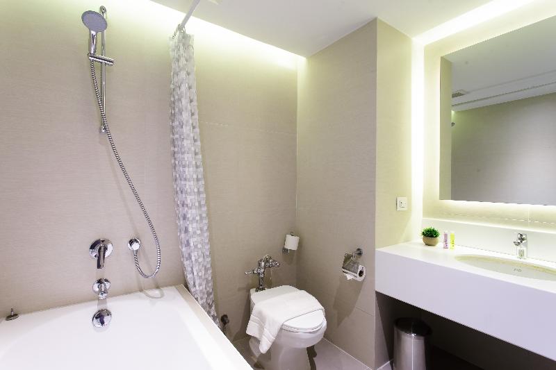 سوییت جونیور, Jazzotel Bangkok  Sha Extra Plus