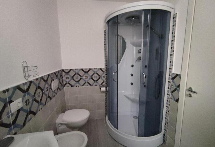 اتاق استاندارد با بالکن, B&b I Krotoniati
