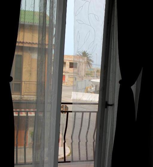 Triple Room Sea View, B&b I Krotoniati