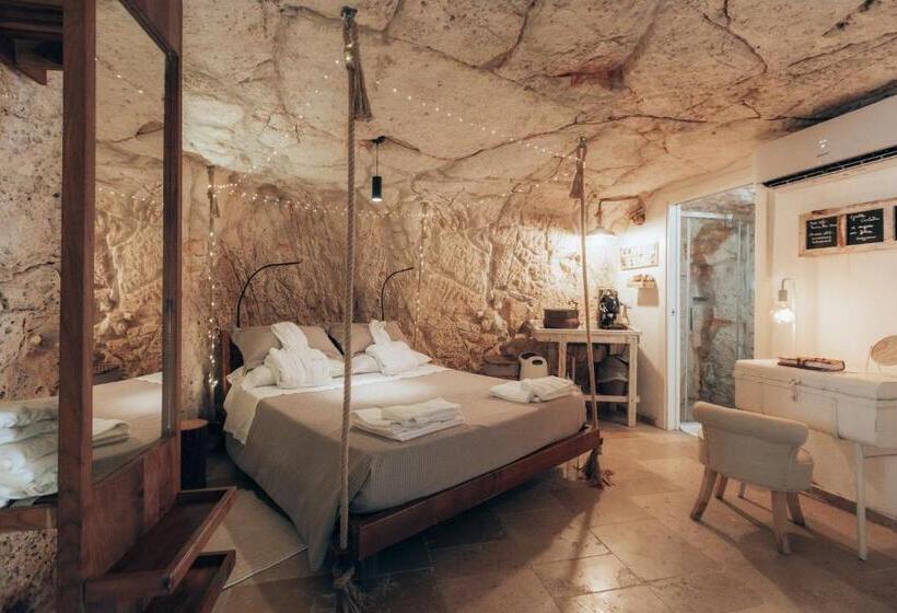 اتاق استاندارد, Grotta Carlotta
