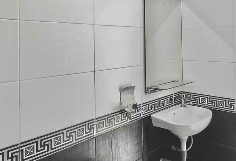 Номер Стандарт, Tiara Guest House Samarinda Redpartner