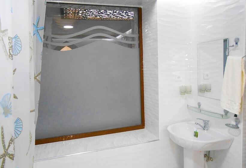 اتاق لوکس, Colibri Traditional Guest House