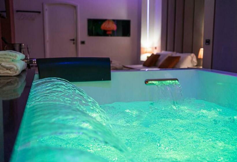 اتاق استاندارد با وان آب گرم, Ibisco Suites