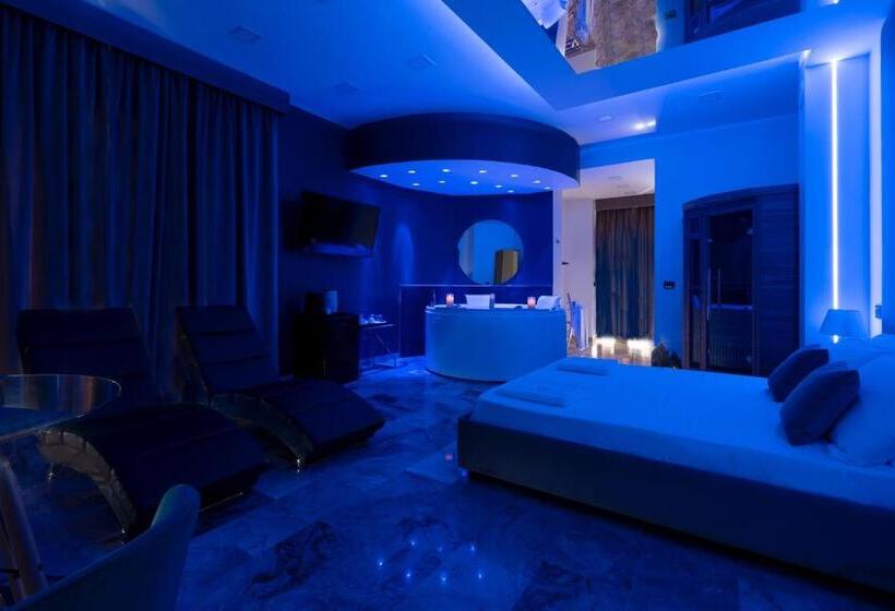 اتاق لوکس با بالکن, Ibisco Suites