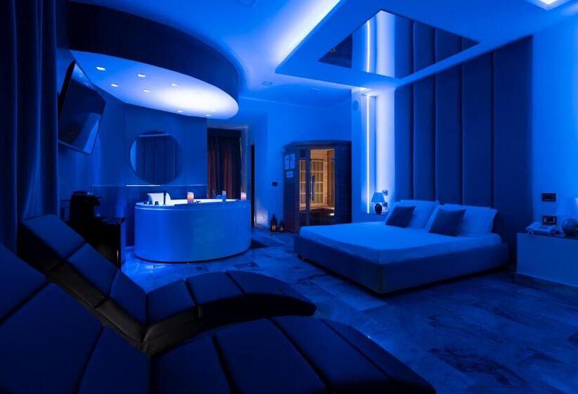 اتاق لوکس با بالکن, Ibisco Suites