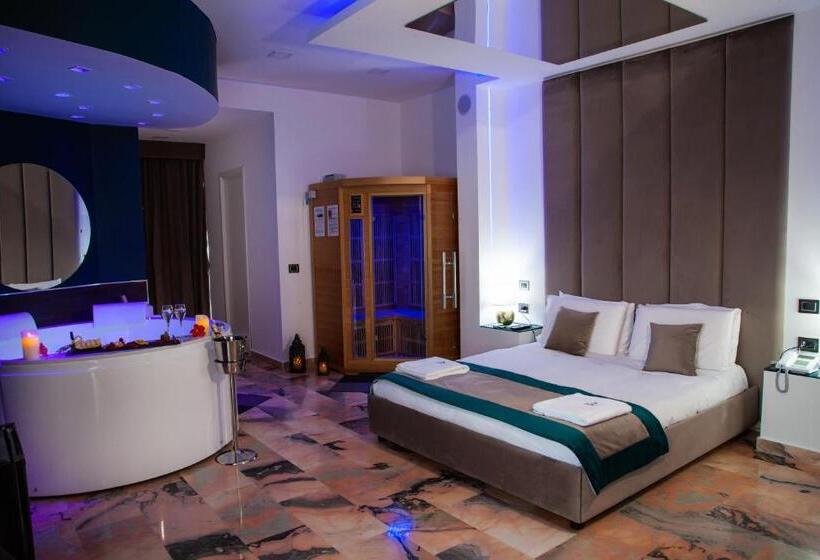 اتاق لوکس با بالکن, Ibisco Suites