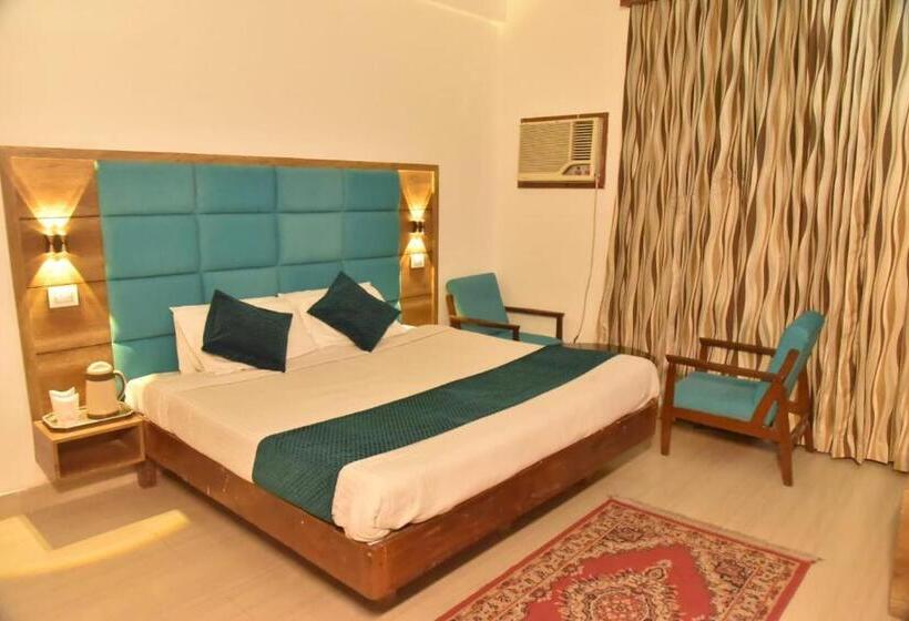 Номер Deluxe, Atul Regency Katra