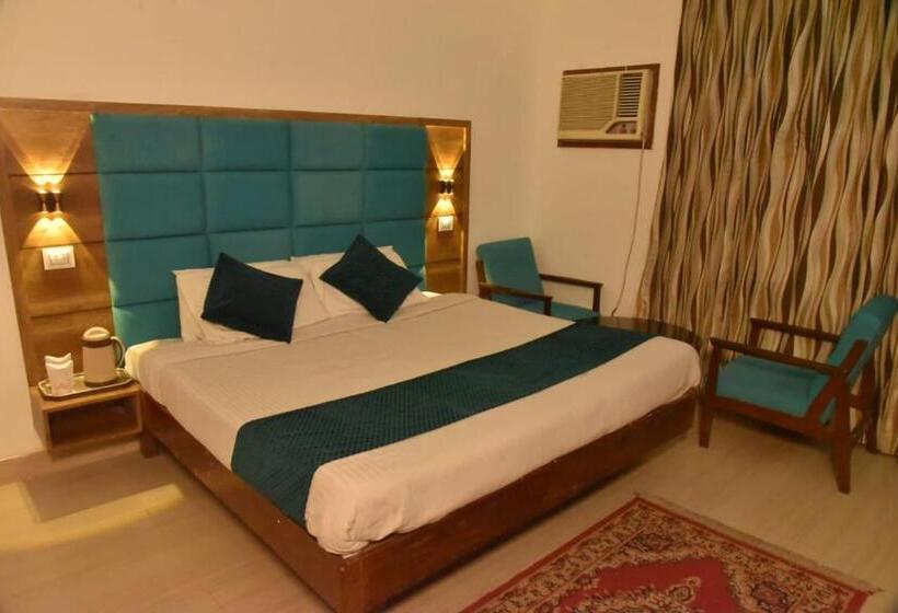 Номер Deluxe, Atul Regency Katra